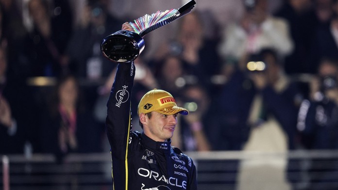 V Las Vegas suverénny triumf Verstappena. Norris zvýšil náskok na čele