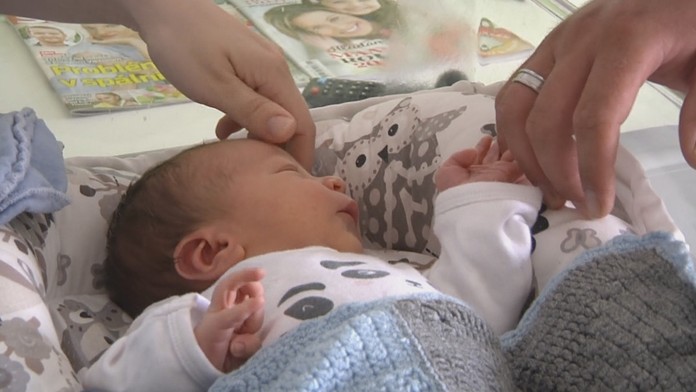 Vo Vranove nad Topľou uspávajú bábätká uspávankami.