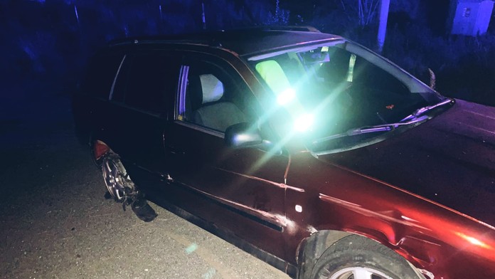 Auto sa pohybovalo zo strany na stranu. 