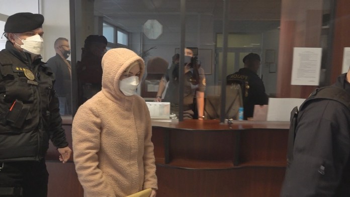 Opitá vodička sa postavila pred sudcu.