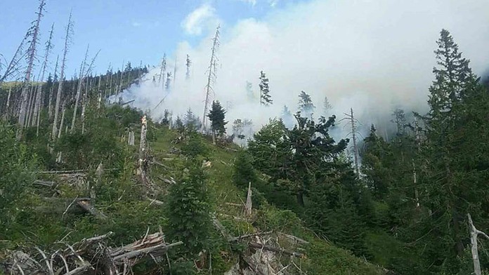 Požiar v lokalite Veľký Gápeľ v katastri obci Bystrá.