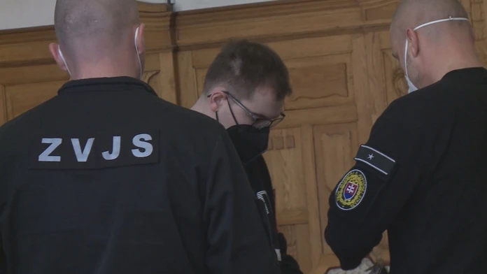 Malo to vyzerať ako požiar. Lukáš, ktorý zavraždil otca a jeho družku v Lednických Rovniach, si vypočul trest