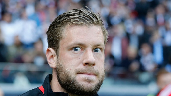 Marco Russ tesne pred prvým duelom baráže o účasť v Bundeslige proti Norimbergu. Kapitánovi Eintrachtu Frankfurt diagnostikovali