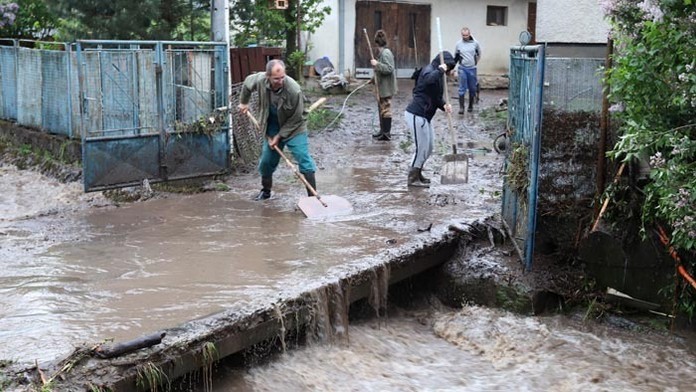 Obec Rudno nad Hronom zaplavila voda.