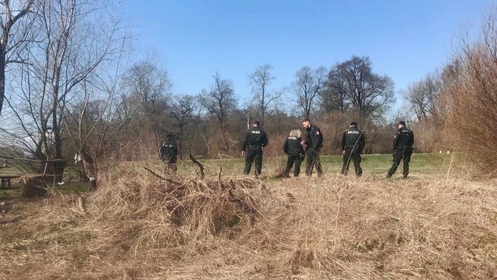 Pátracia akcia pri rieke Morava.