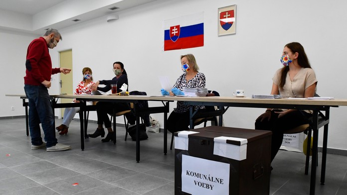 Ženy chcú byť vo vedení. Vo voľbách kandidujú na post šéfky samosprávy vo väčšine obcí a miest