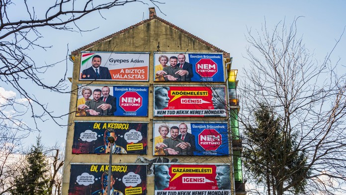 Kremeľ spustil dezinformačnú kampaň, aby pomohol Orbánovi zostať pri moci