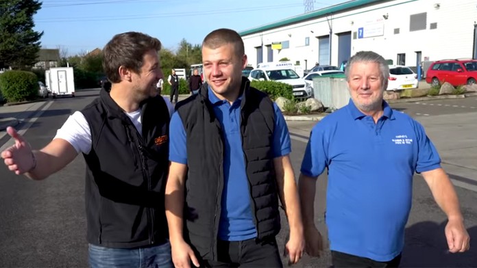 Nevesta s družičkami. 