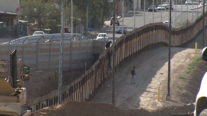 Múr medzi Mexikom a USA.