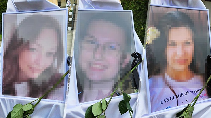 Na snímke dievčatá, ktoré prišli o život počas nehody autobusu na Spiši.