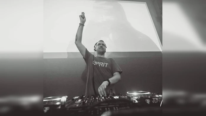 Nečakane zomrel mladý a talentovaný DJ Just Frost († 34), diagnostikovali mu raritné genetické ochorenie