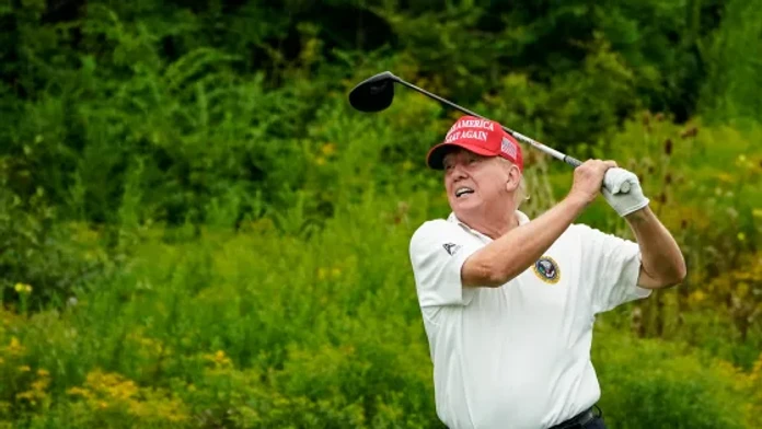 Trump prišiel o svoju obľúbenú zábavu: Hranie golfu sa pre neho stalo nebezpečným
