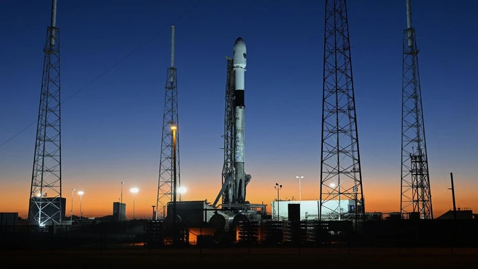 Spoločnosť SpaceX odložila štart najsilnejšej rakety v dejinách