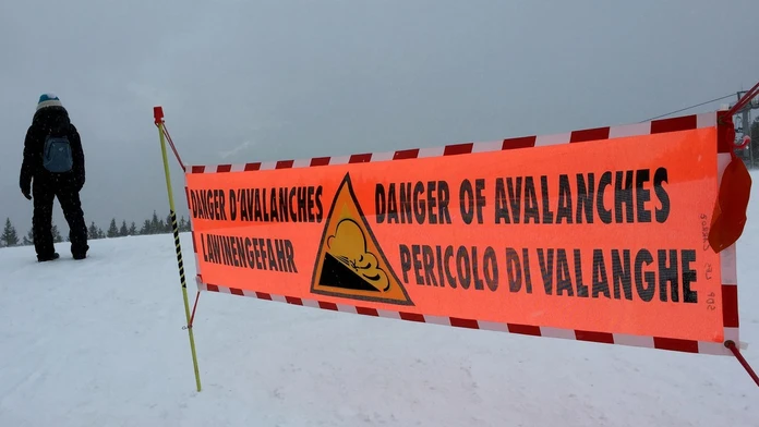 V lavíne vo francúzskych Alpách našli aj poslednú šiestu obeť
