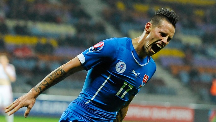 Marek Hamšík oslavuje prvý gól v zápase s Bieloruskom.