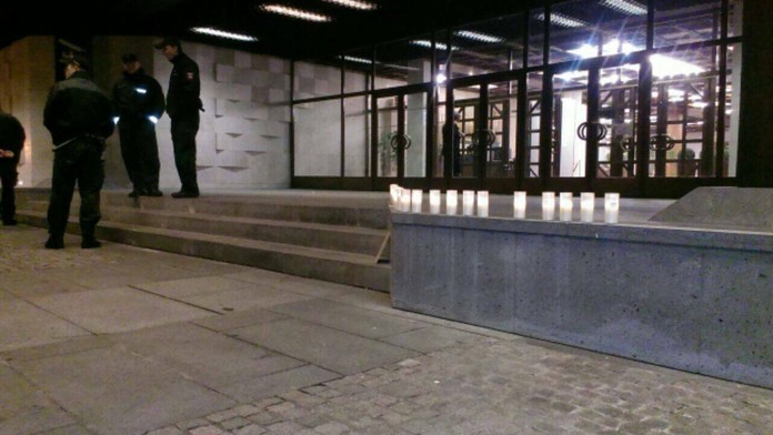 Odvolávanie Fica: Situácia pred parlamentom po odchode demonštrantov.