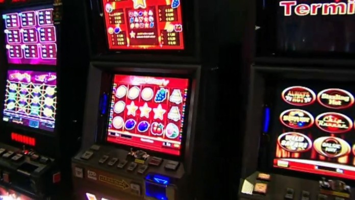 Patologických hráčov, ktorí prehrajú všetko, čo majú, na Slovensku pribúda