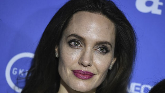 Angelina Jolie s herečkou Saarou Chaudry na premiére filmu The Breadwinner