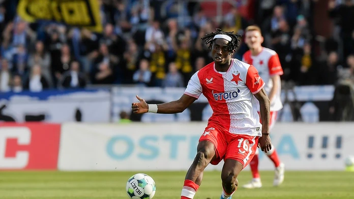 Hráči Slavie dostali ďalšie tresty. Moses spôsobil súperovi vážne zranenie a dlhšie si nezahrá