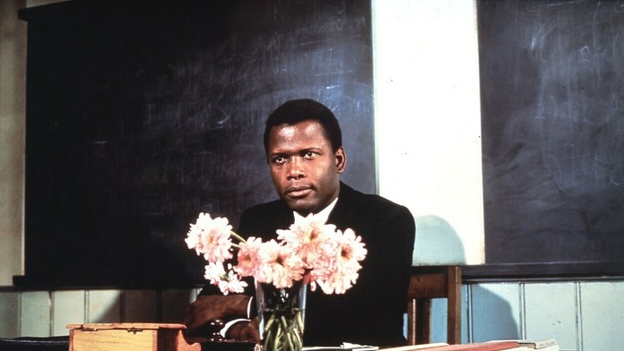 Sidney Poitier v scéne z filmu Pánovi učiteľovi z lásky.