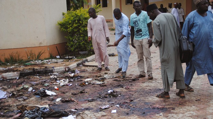 Desaťročné dievča sa odpálilo v rade ľudí, ktorí čakali na bežnú kontrolu pred vstupom na trhovisko.