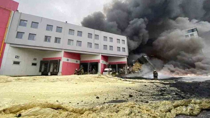 Rusi počas brutálneho bombardovania Chersonu zasiahli domy aj nemocnicu. Zelenskyj im poslal nahnevaný odkaz