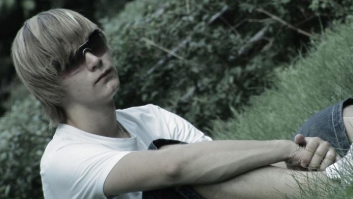 Lukáš B. vydieral a znásilňoval dievčatá.