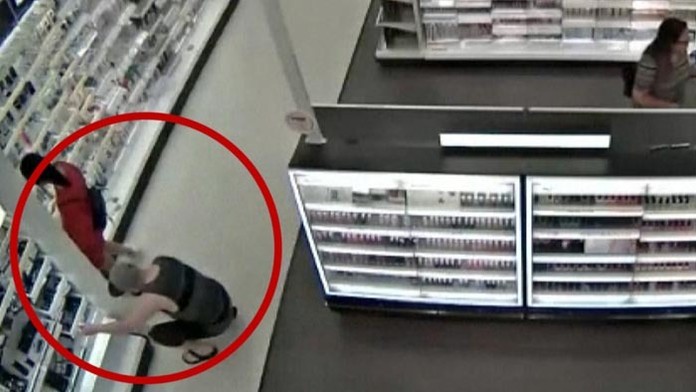 Muža zatkla polícia za zasahovanie do súkromia.