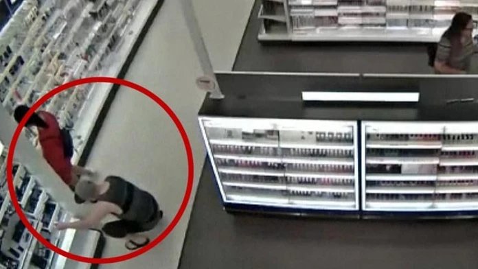 Muža zatkla polícia za zasahovanie do súkromia.