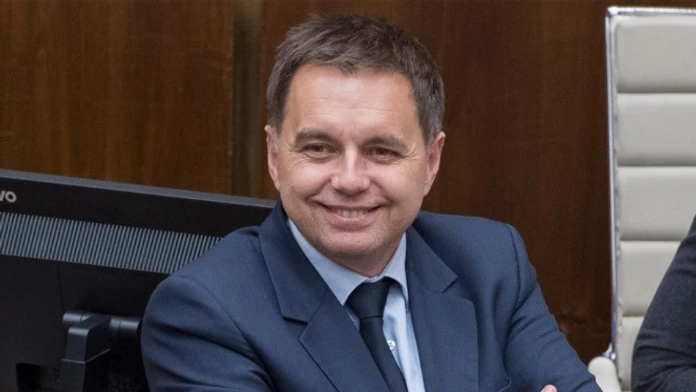 Peter Kažimír.
