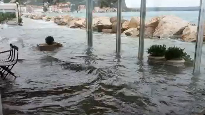 VIDEO: Jadran zasiahli búrky a silný vietor. Pod vodou skončili obľúbené chorvátske a slovinské letoviská