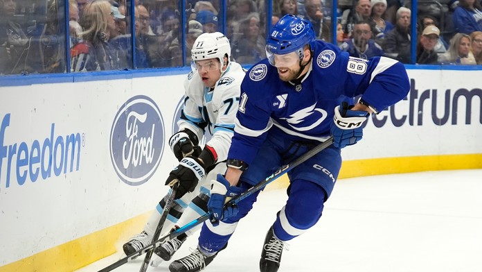 Nabitú noc pre Slovákov v NHL zahájila radosť Černáka. Tampa ukázala dokonalý obrat