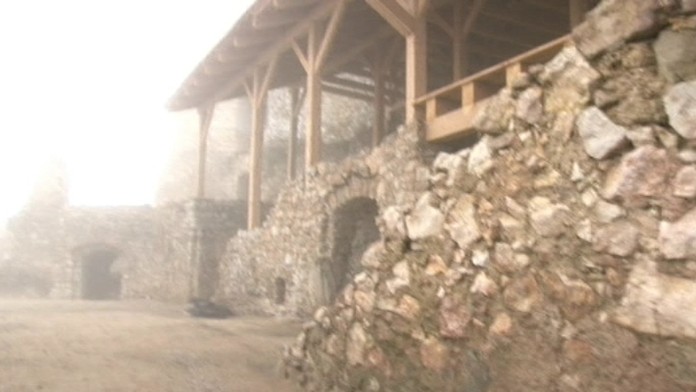 Opravený Čachnický hrad