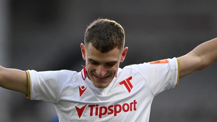 Zaujíma sa o neho veľkoklub, prirovnávajú ho k hviezde anglickej ligy. Črtá sa v Niké lige megaprestup?