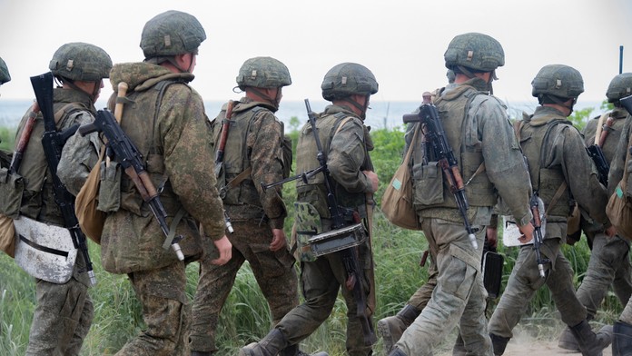 Ukrajina má horúcu linku pre ruských vojakov, ktorí sa chcú vzdať. Najrušnejšie sú večery