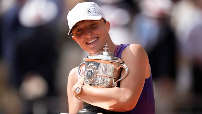 Swiateková štvrtýkrát v kariére triumfovala na Roland Garros. Zinkasuje slušnú prémiu