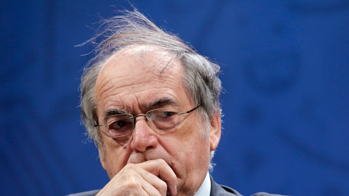 Spochybnil Zidana. Exprezident Francúzskej futbalovej federácie čelí vyšetrovaniu