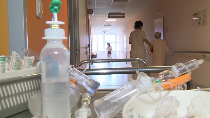 Premiér Igor Matovič, hlavný hygienik Ján Mikas a europoslanec Peter Pollák.