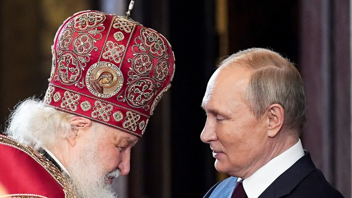 S Putinom ho spája viac ako len láska k Rusku. Patriarcha Kirill bol agentom KGB, zistili Švajčiari