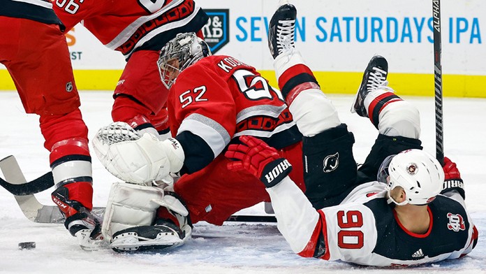 Devils s Tatarom prehrali v Caroline.