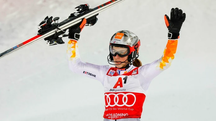 Alpská lyžiarka Petra Vlhová reaguje po slalome v Schladmingu.