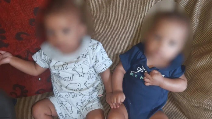 Sú dvojčatá, no každé má iného otca. Ich matka mala v rovnaký deň sex s dvoma mužmi