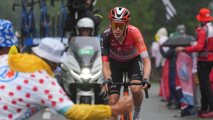 Kráľovská etapa priniesla životný úspech Arensmana či koniec favorita. Tadej Pogačar si postrážil náskok