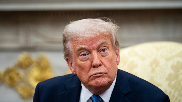 Trumpovi padli preferencie. Prieskumy verejnej mienky preto označil za falošné