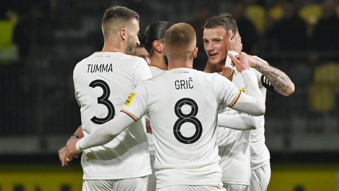 Na snímke radosť hráčov Trnavy po strelení gólu počas zápasu proti FK Pohronie.