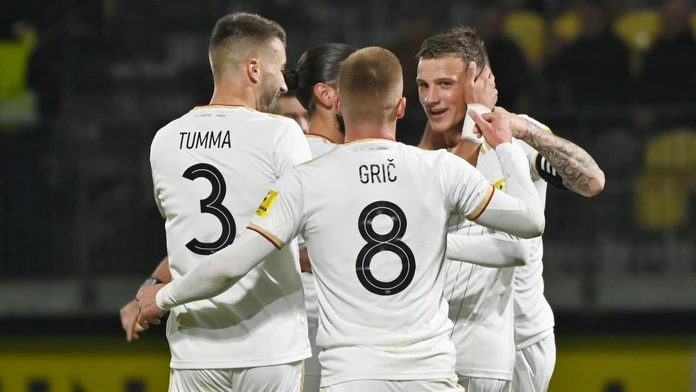 Na snímke radosť hráčov Trnavy po strelení gólu počas zápasu proti FK Pohronie.