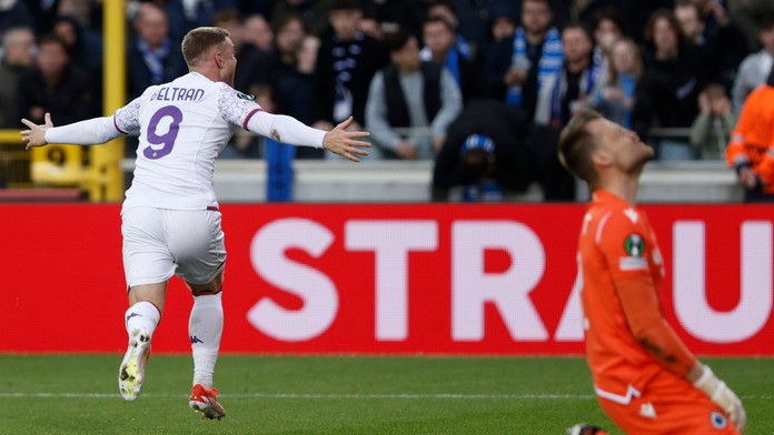 Stačila remíza, pomohla penalta. Fiorentina si opäť zahrá európske finále a môže napraviť vlaňajšok