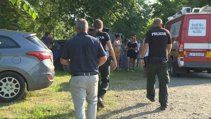 Hasiči z vody vytiahli telá oboch mladíkov, ktorí v sobotu zmizli pod hladinou Hronu