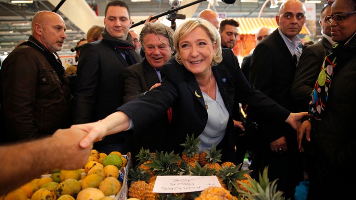 Francúzska prezidentská kandidátka a šéfka nacionalistickej strany Národný front Marine Le Penová.