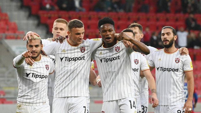 Radosť hráčov Trnavy po strelení gólu.